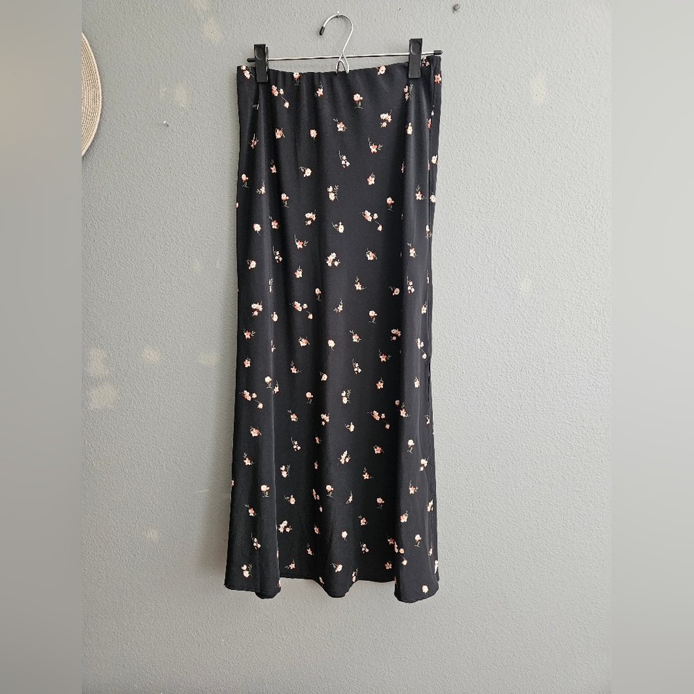 Carly Jean Los Angeles floral midi skirt